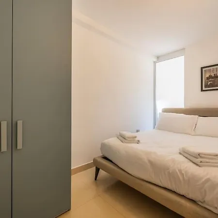 New Exquisite Close To The By Sf Homes Daire Sliema