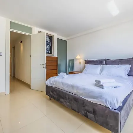 Appartement New Exquisite Close To The By Sf Homes